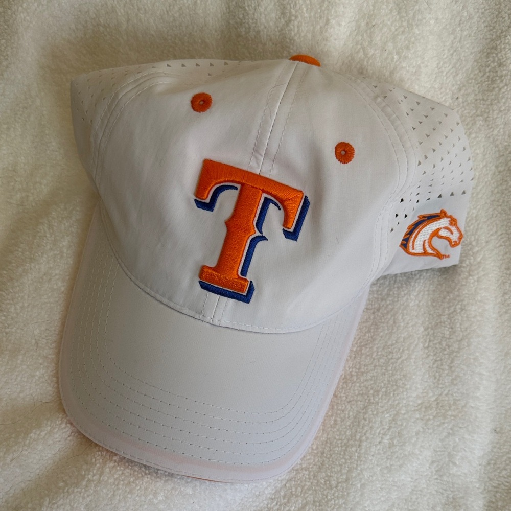 Special limited edition Texas Ranger x UTA collaboration baseball cap